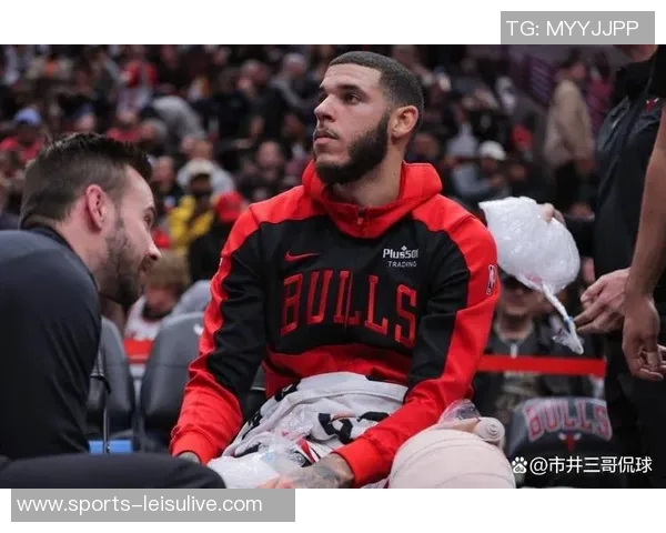 朗佐鲍尔在骑士训练营表现突出展现融入球队的潜力与决心 朗佐鲍尔在骑士训练营表现突出展现融入球队的潜力与决心