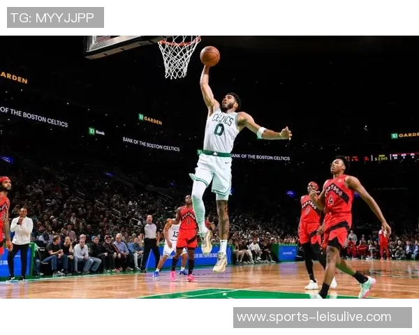 加兰赛季首秀表现平平26分钟贡献8分4助攻3失误需调整状态