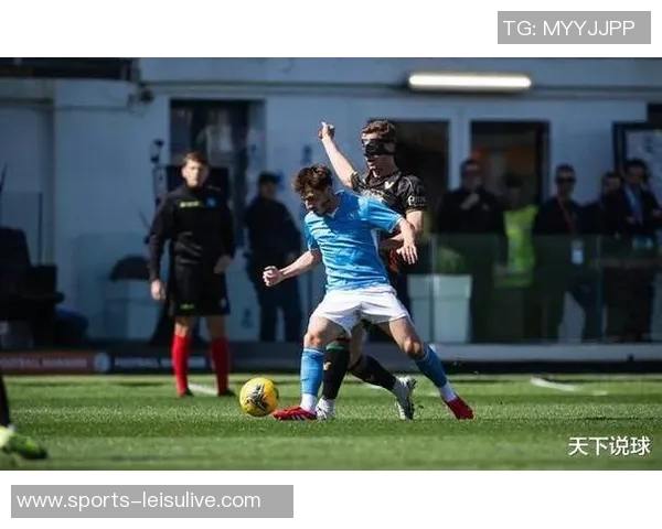 韦斯利全队合练状态回暖有望出战本周末罗马对国米的意甲大战 韦斯利全队合练状态回暖有望出战本周末罗马对国米的意甲大战