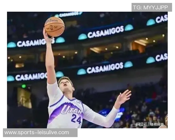 布克赞邓恩今夏训练刻苦展现更强侵略性状态提升显著